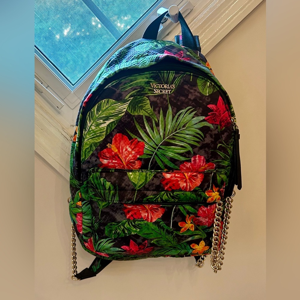 NWOT Victoria's Secret Tropical Backpack